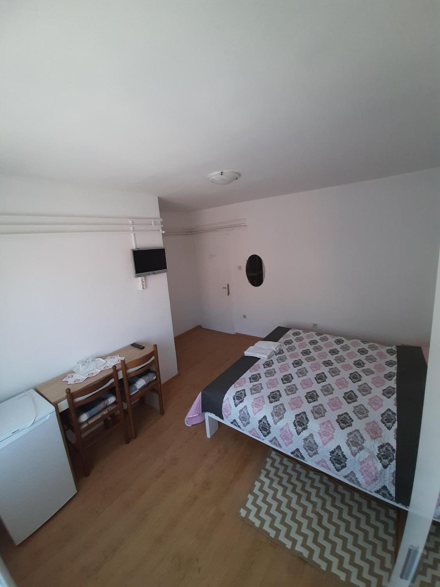 Apartments And Rooms With Parking Space Mali Lošinj Rum bild